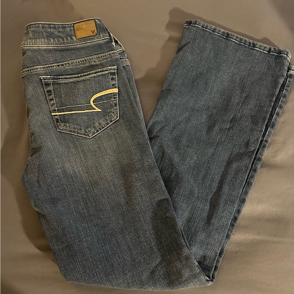 American Eagle bootcut Jeans size 8 - Picture 3 of 7